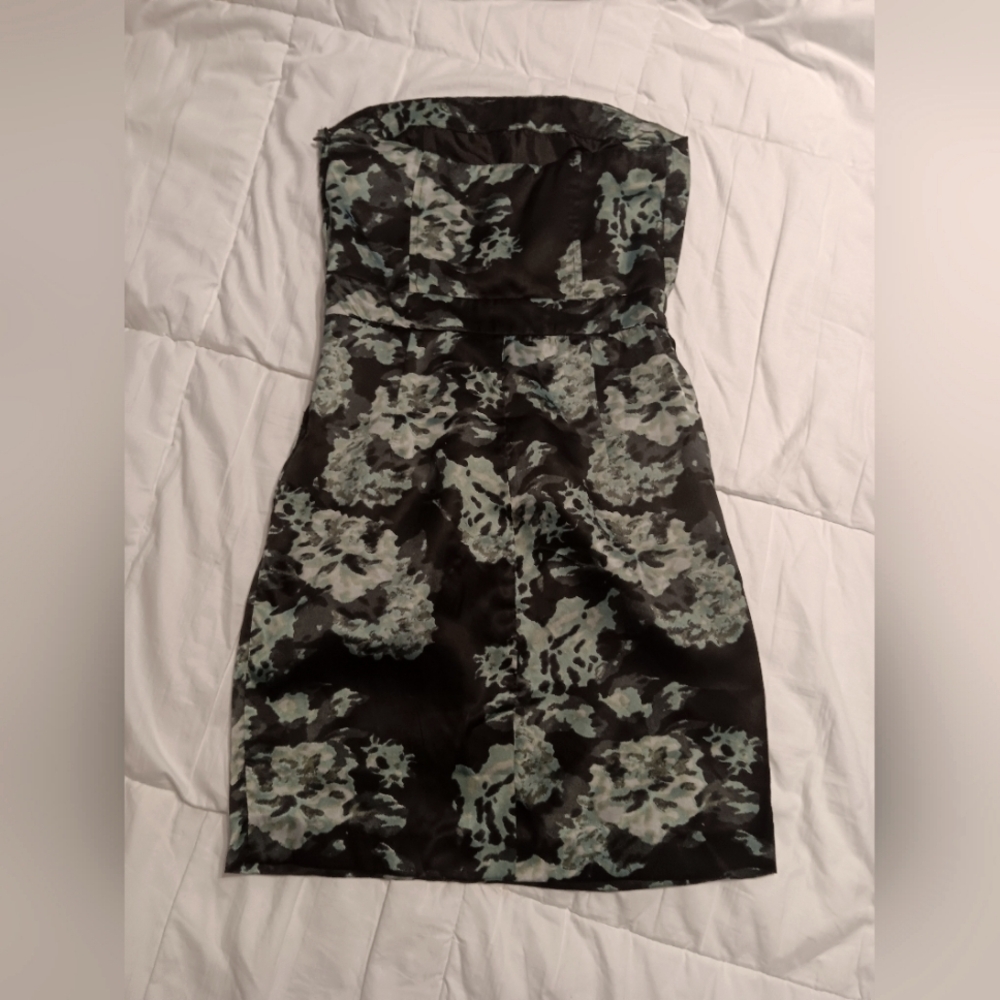 Banana Republic Strapless Dress - Picture 4 of 4